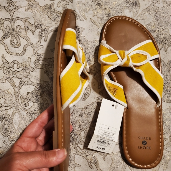 Sandals - Picture 3 of 4